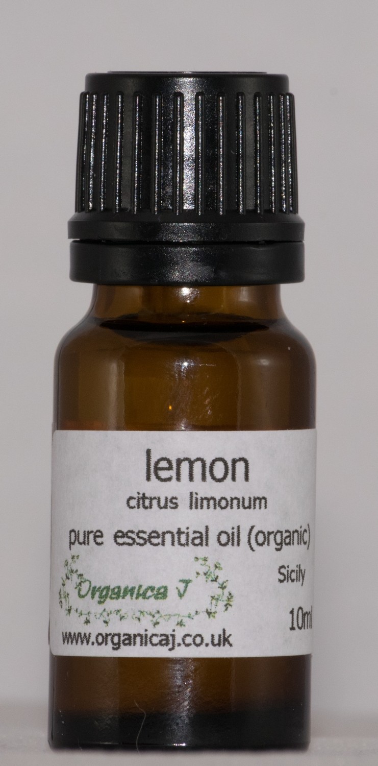 Lemon (citrus limonum) Lemon (citrus limonum)