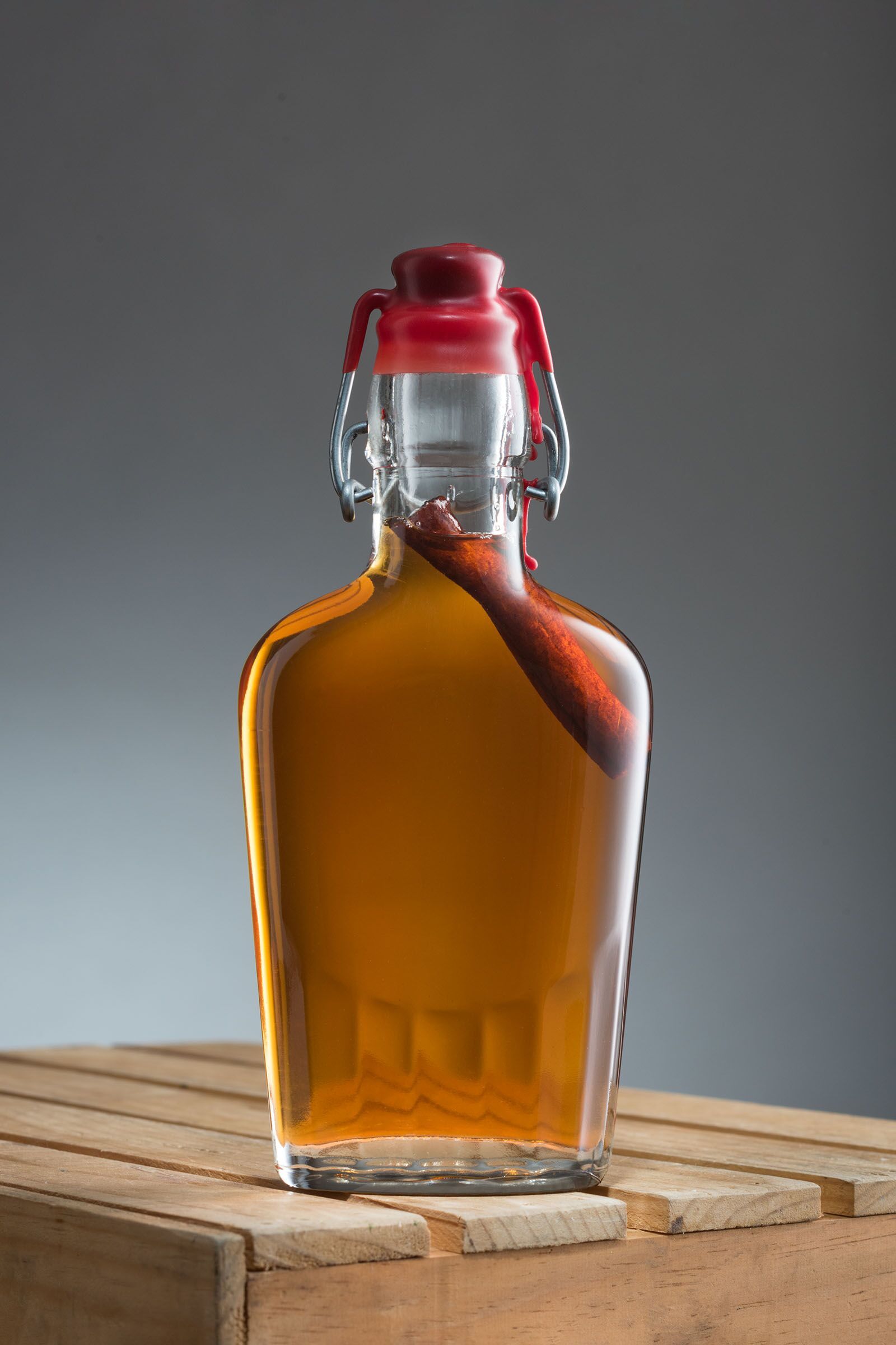 Cinnamon-Infused Maple Syrup 00043