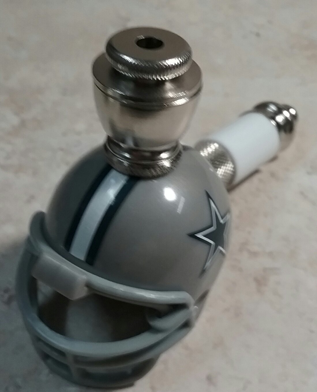 Dallas Cowboys NFL Pocket Mini Football Helmet Pipe