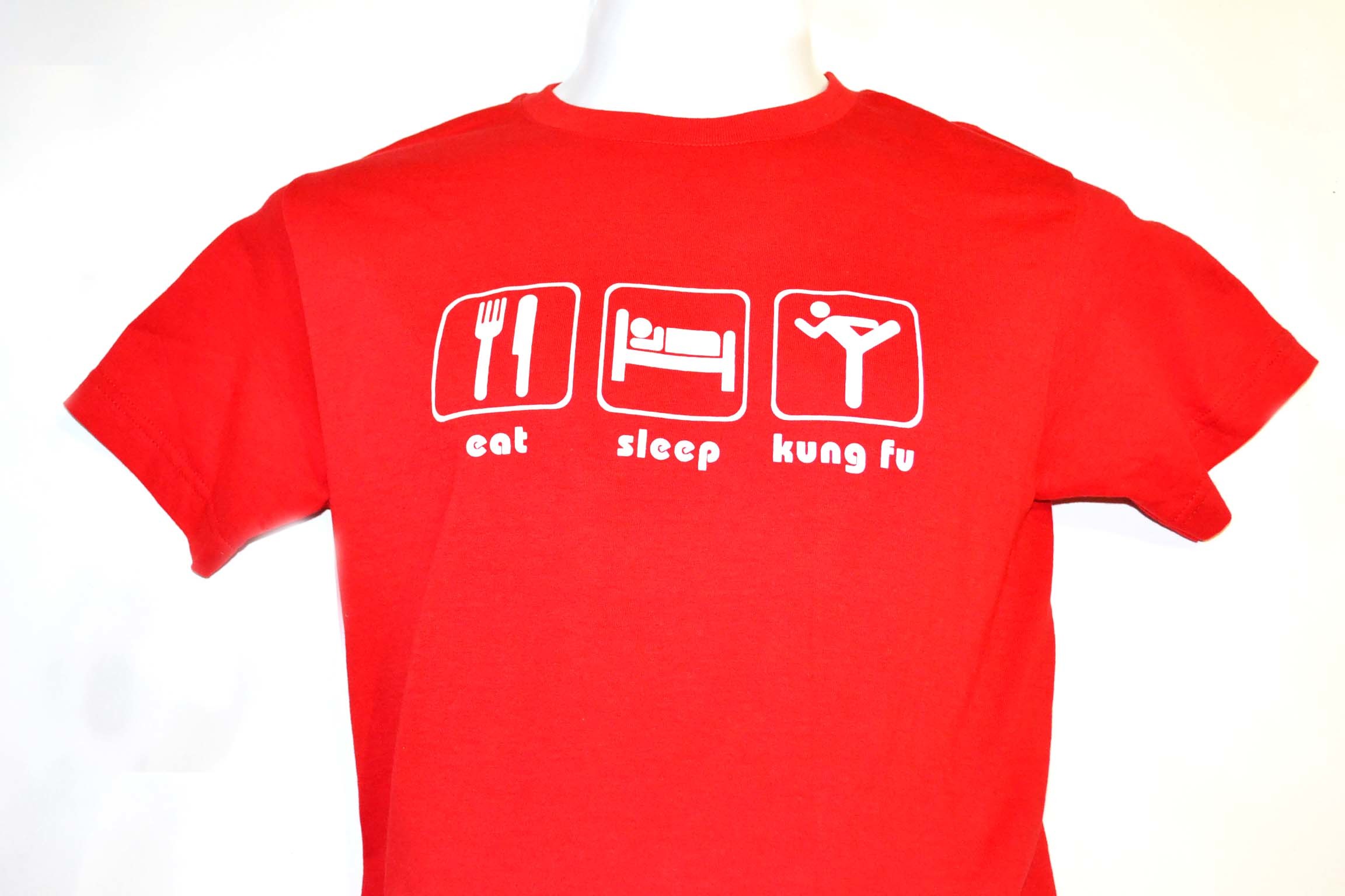 Playera eat sleep kung fu roja. 00068
