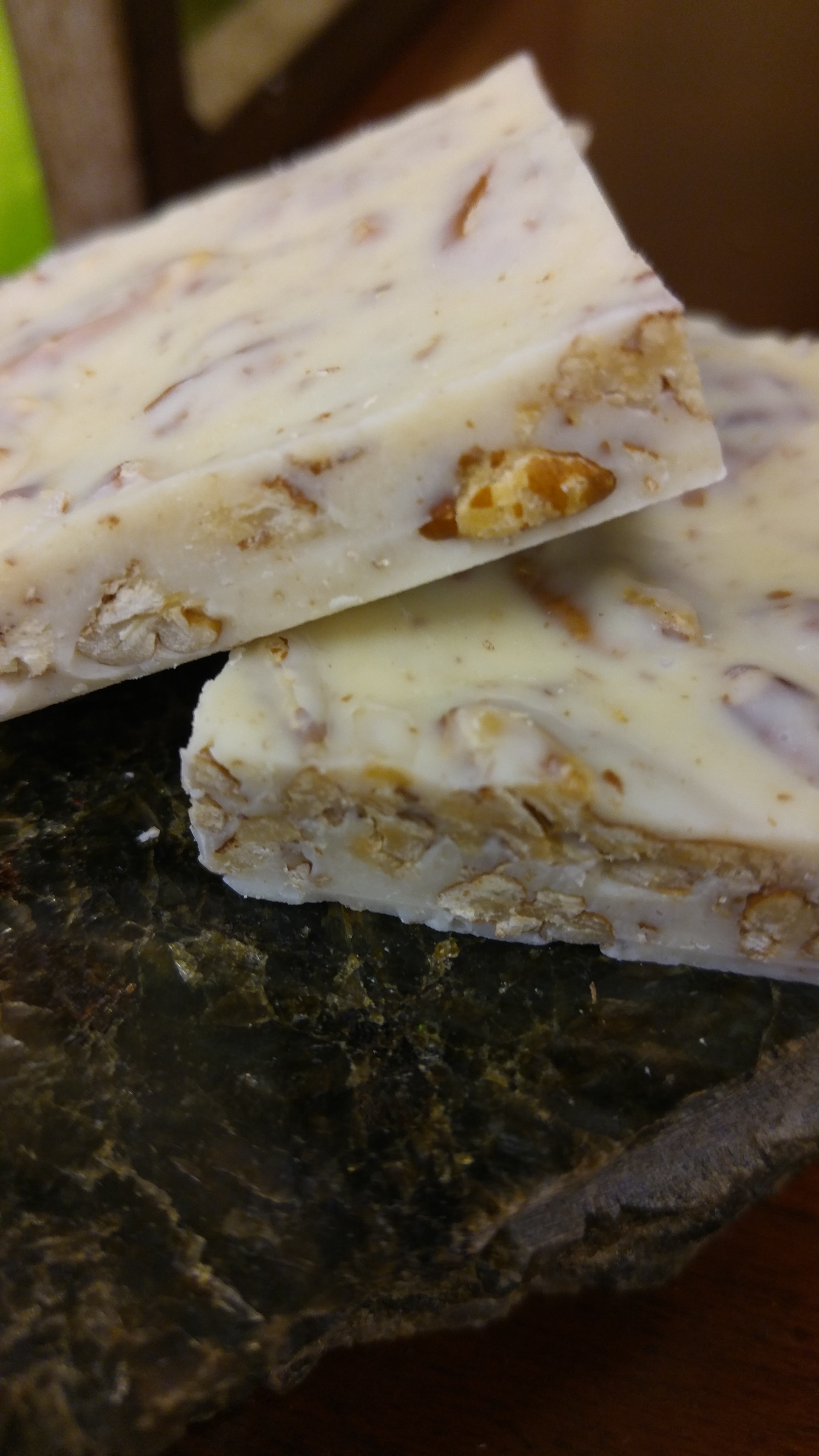 White Chocolate Pecan Bark 302WP
