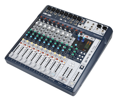 Soundcraft Signature 12 mixer 00817