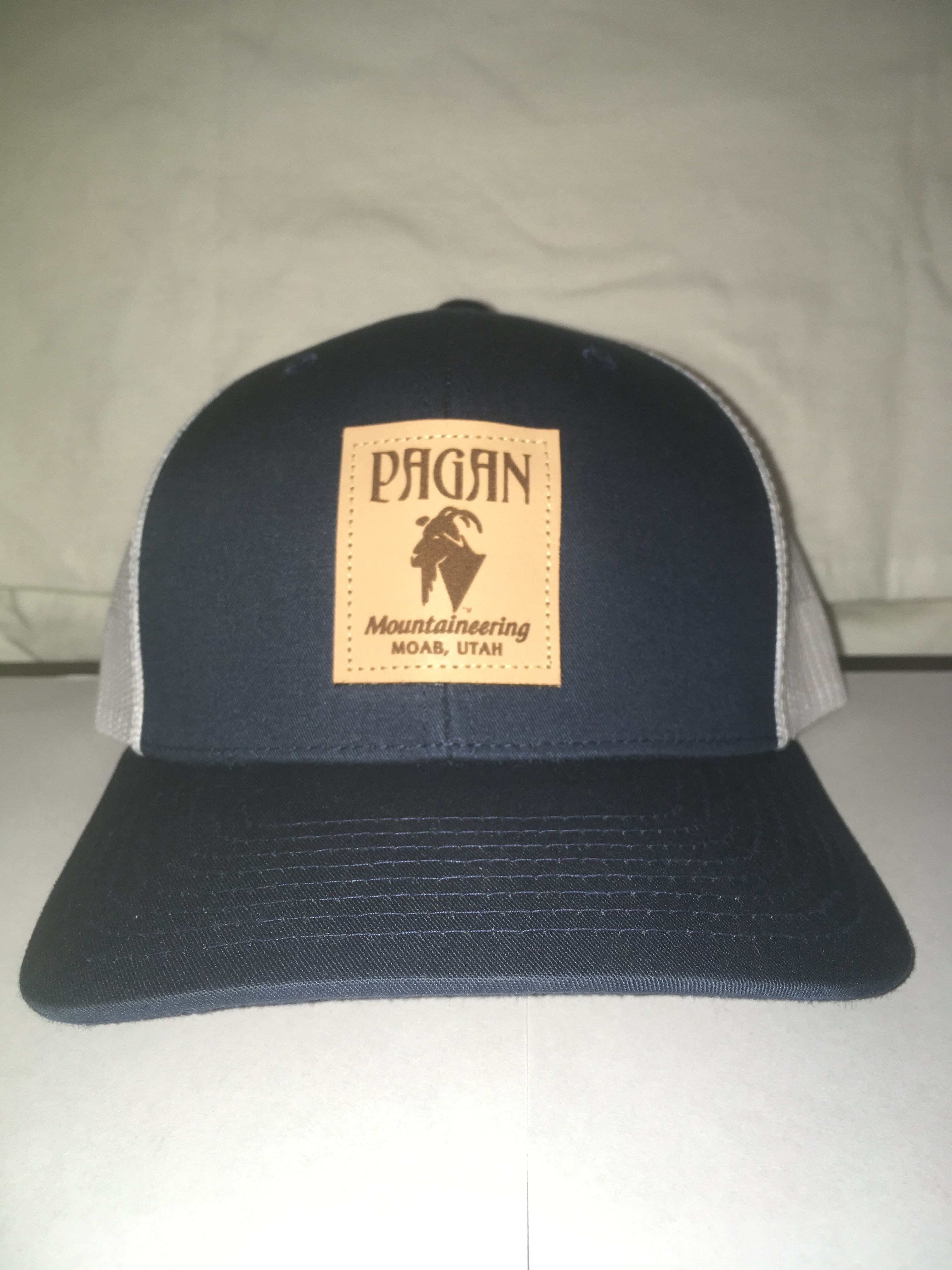 CLASSIC LEATHER PATCH TRUCKER HAT