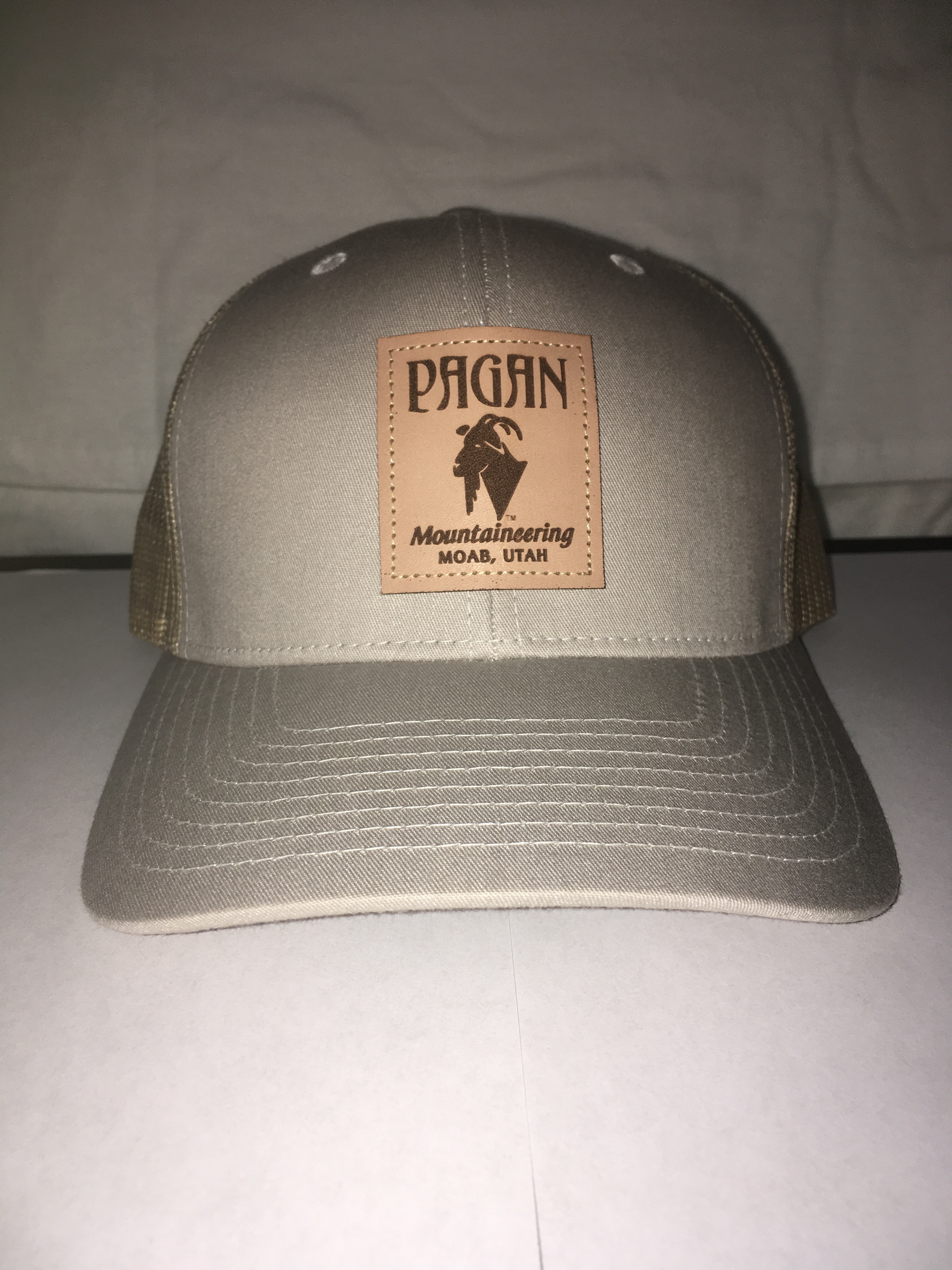 CLASSIC LEATHER PATCH TRUCKER HAT