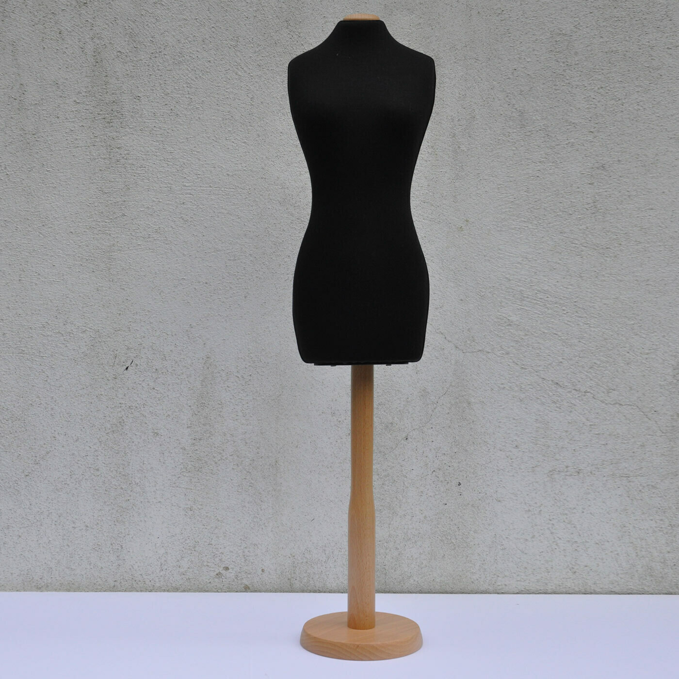 Black half scale mannequin Black half scale mannequin