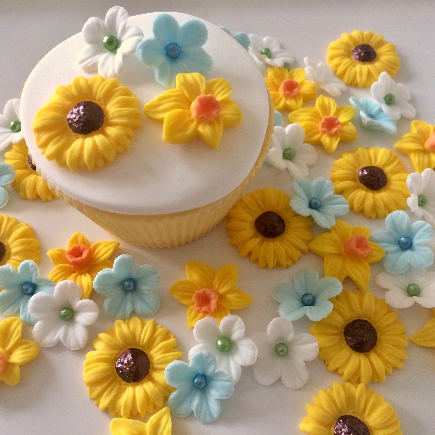 Yellow Sunflowers Sugar Flowers Cake Decorations