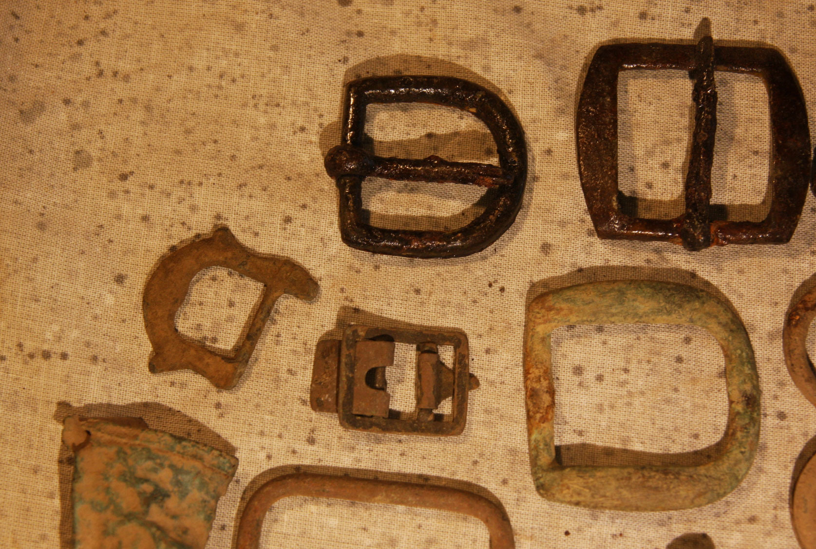 JUST ADDED ON 5/22 - CENTREVILLE, VIRGINIA / BULL RUN AREA - 14 Artifacts - Mostly Brass & Iron Buckles - with Original Typed Label