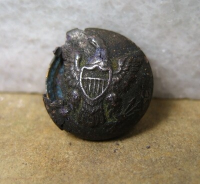 JUST ADDED ON 10/3 - MCPHERSON'S WOODS / THE BATTLE OF GETTYSBURG / RECOVERED BY SYDNEY KERKSIS - Eagle Cuff Button - Recovered in October, 1959 JUST ADDED ON 10/3 - MCPHERSON'S WOODS / THE BATTLE OF GETTYSBURG / RECOVERED BY SYDNEY KERKSIS - Eagle Cuff Button - Recovered in October, 1959