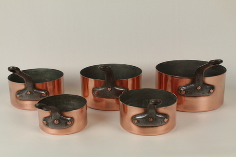 Set of 5 Nested Sauce Pans