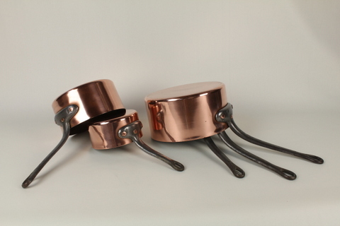 Set of 5 Nested Sauce Pans