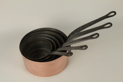 Set of 5 Nested Sauce Pans
