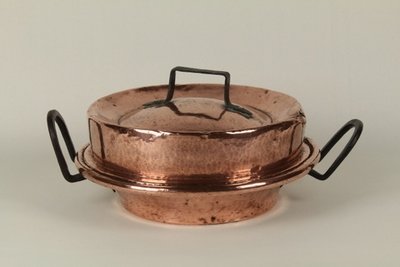 0178 Hand-Hammered Cake Pan (Tourtiere) with unusual lid