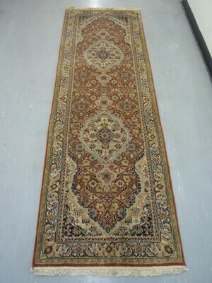 Indian Chakhari Runner 8' Rust/Cream Indian Chakhari Runner 8' Rust/Cream