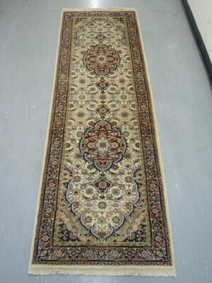 Indian Chakhari Runner 8' Cream/Red Indian Chakhari Runner 8' Cream/Red