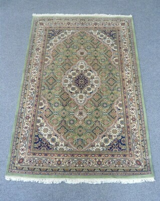 Indian Chakhari Rug Green/Cream Indian Chakhari Rug Green/Cream