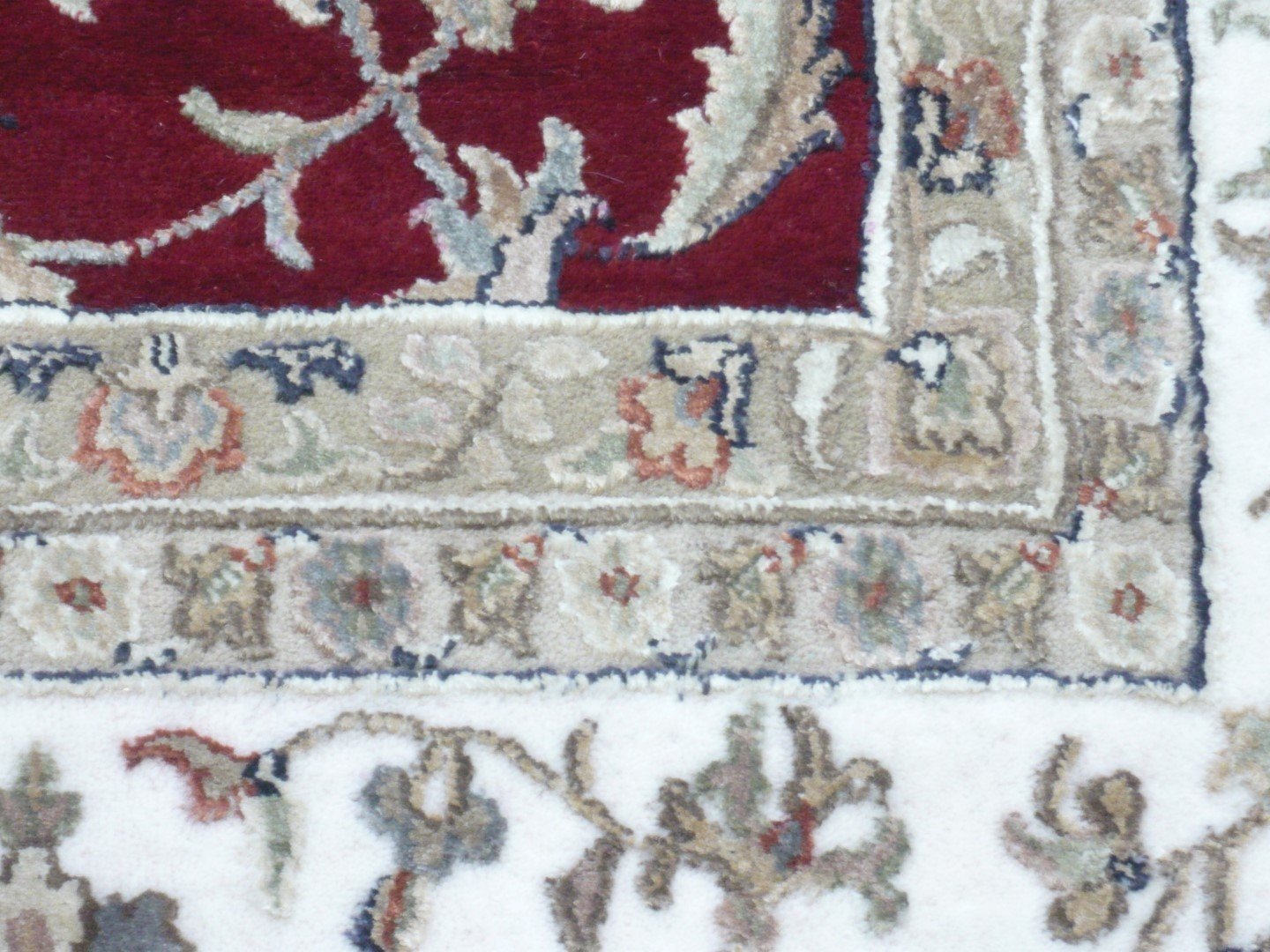 Fine Indian Wool/Silk Rug