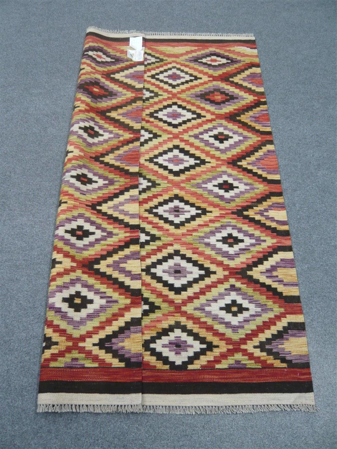 Fully Reversible Kilim