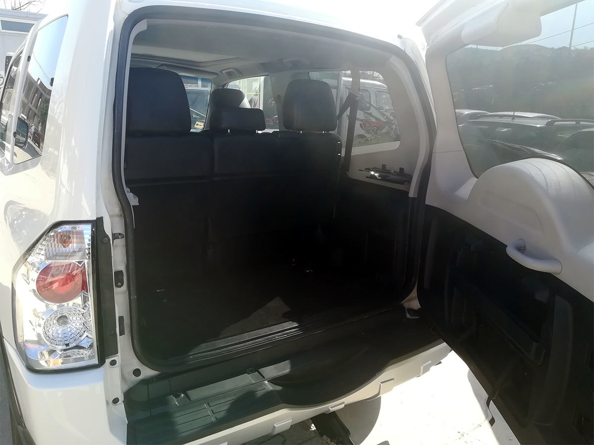 Mitsubishi Pajero 3.2 full oprema