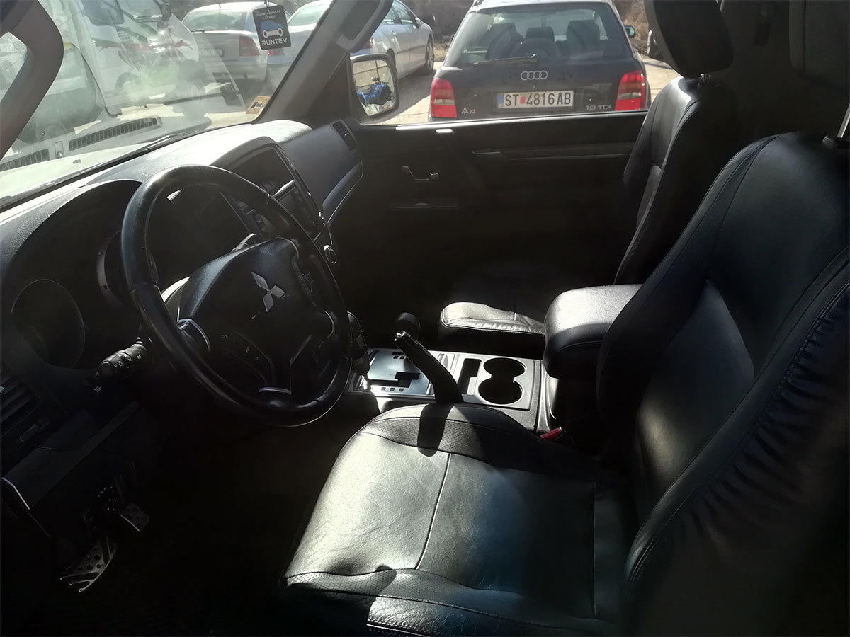Mitsubishi Pajero 3.2 full oprema