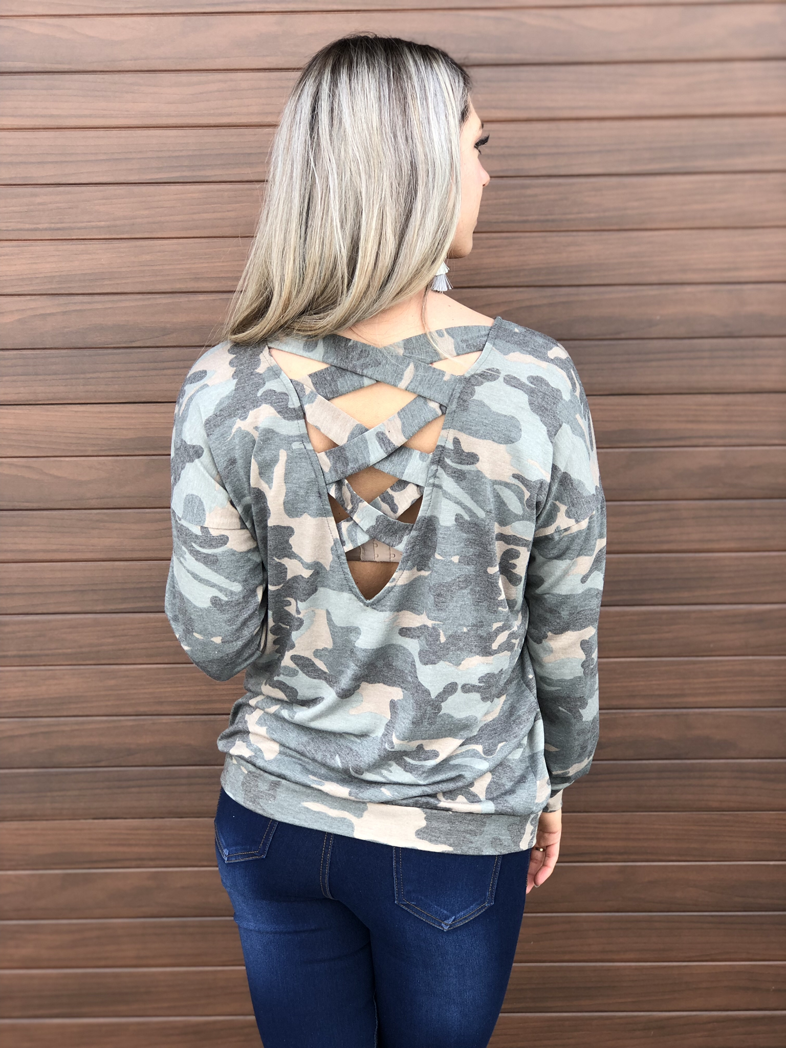 Camo criss cross sweatshirt 813322