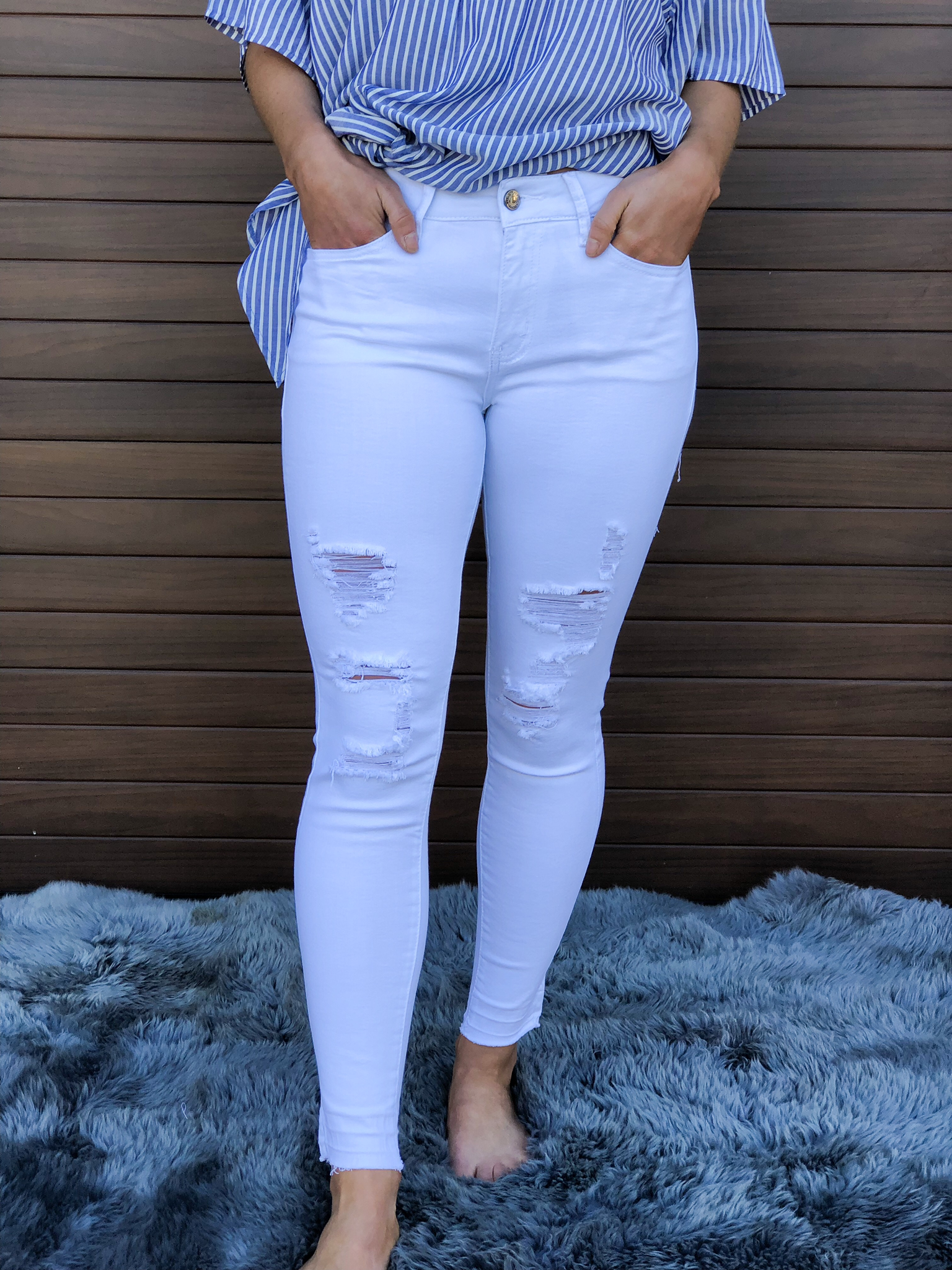 The Kan Can White Distressed Jean 82107