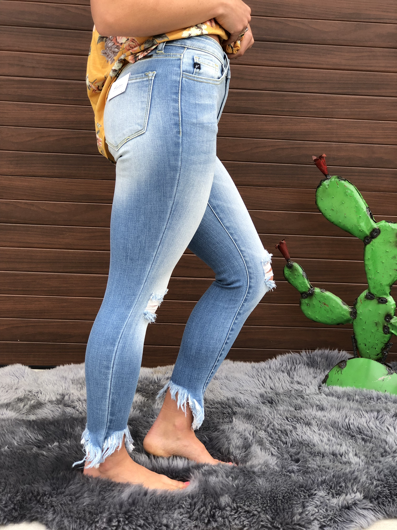 Kan Can Light wash Frey Bottom Skinny Jeans