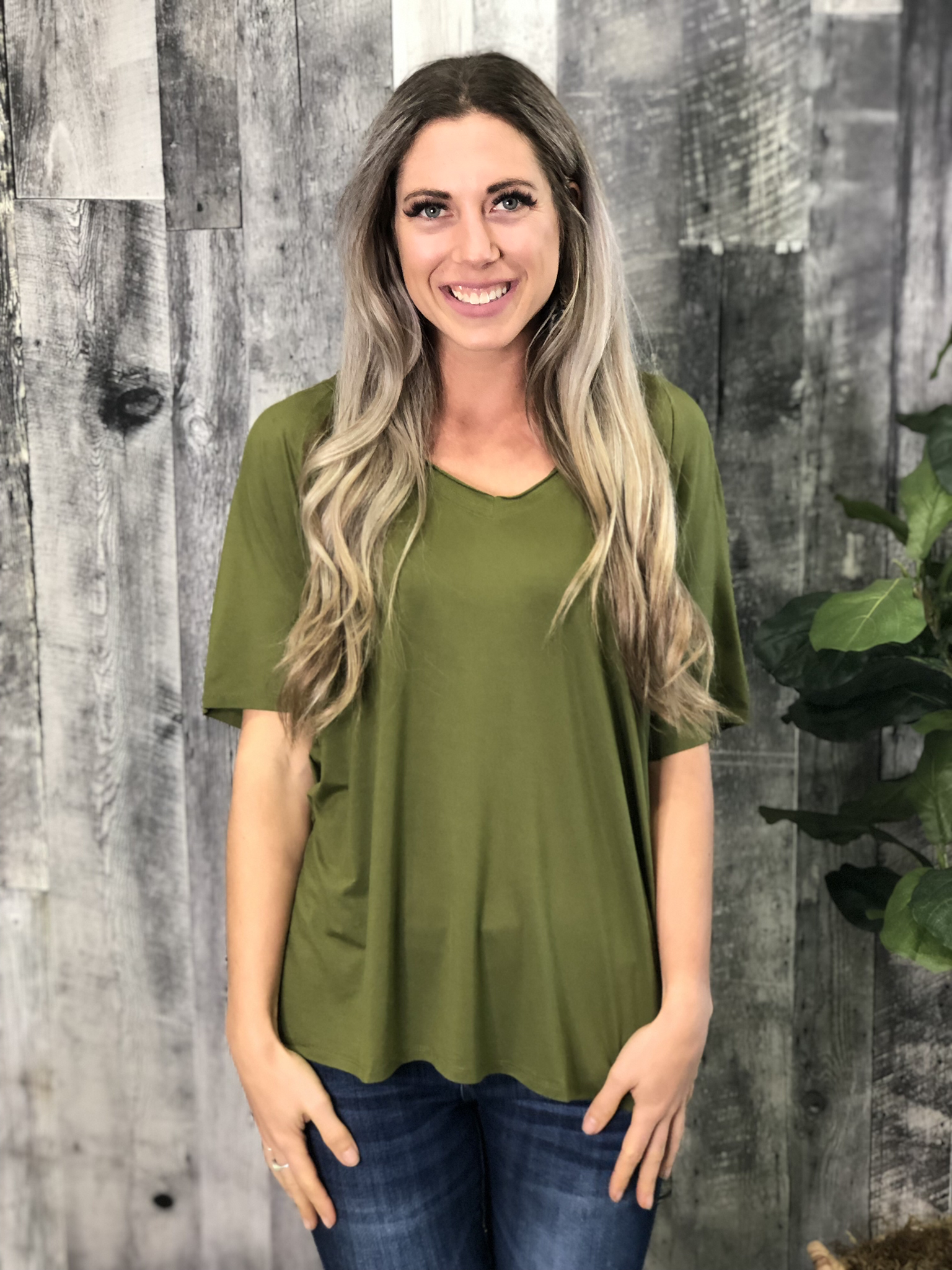 Premium V-Neck Relaxed Fit Tee - Olive 83791