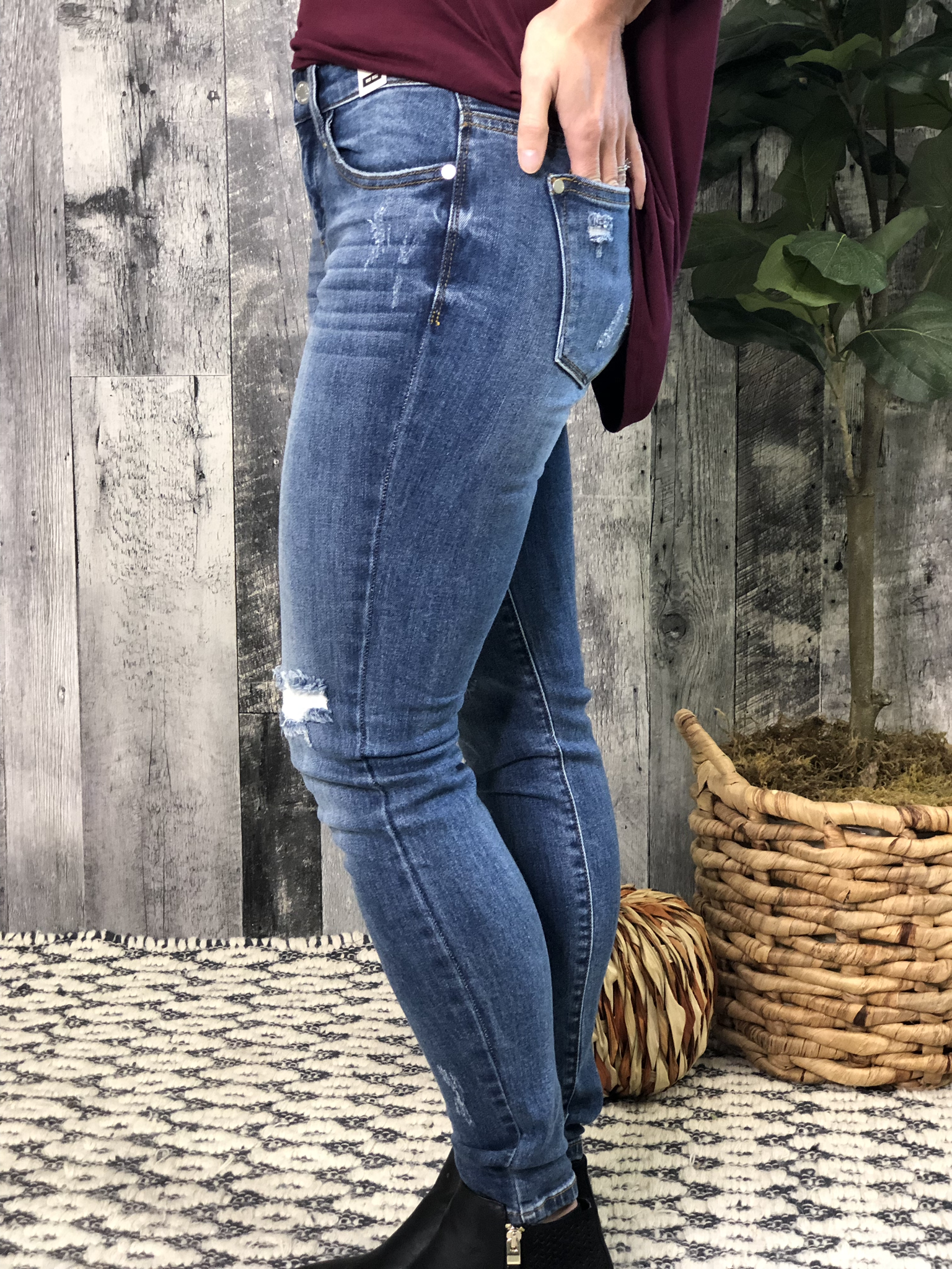 Judy Blue Light Wash Distressed Skinny Jean