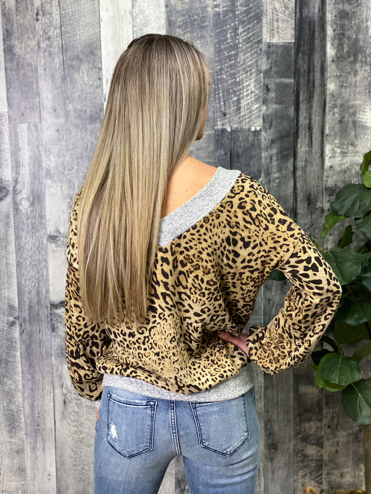 Lightweight Sweater Cheetah/Grey Top