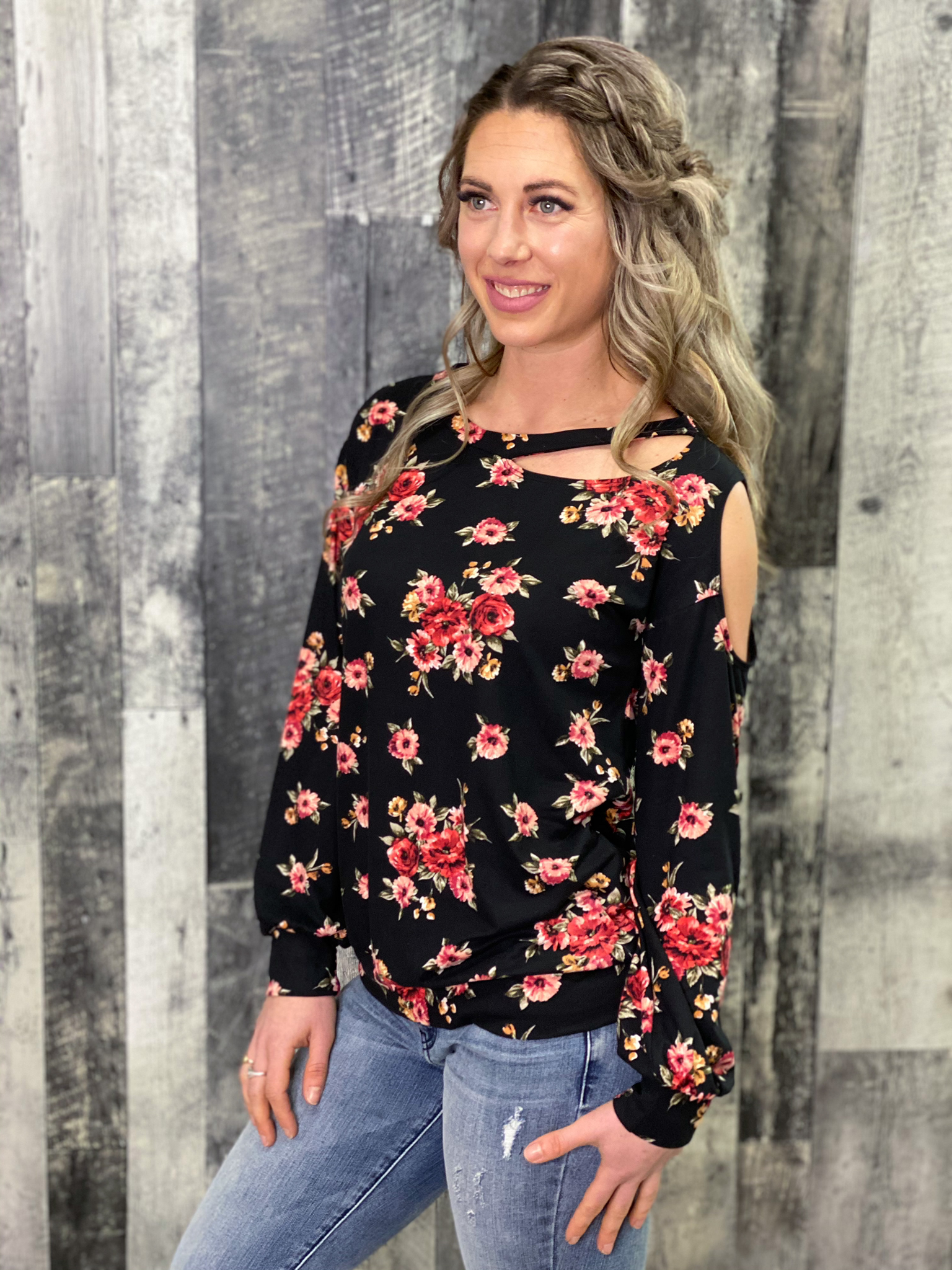 Cold Shoulder Black Floral Top XWRJ
