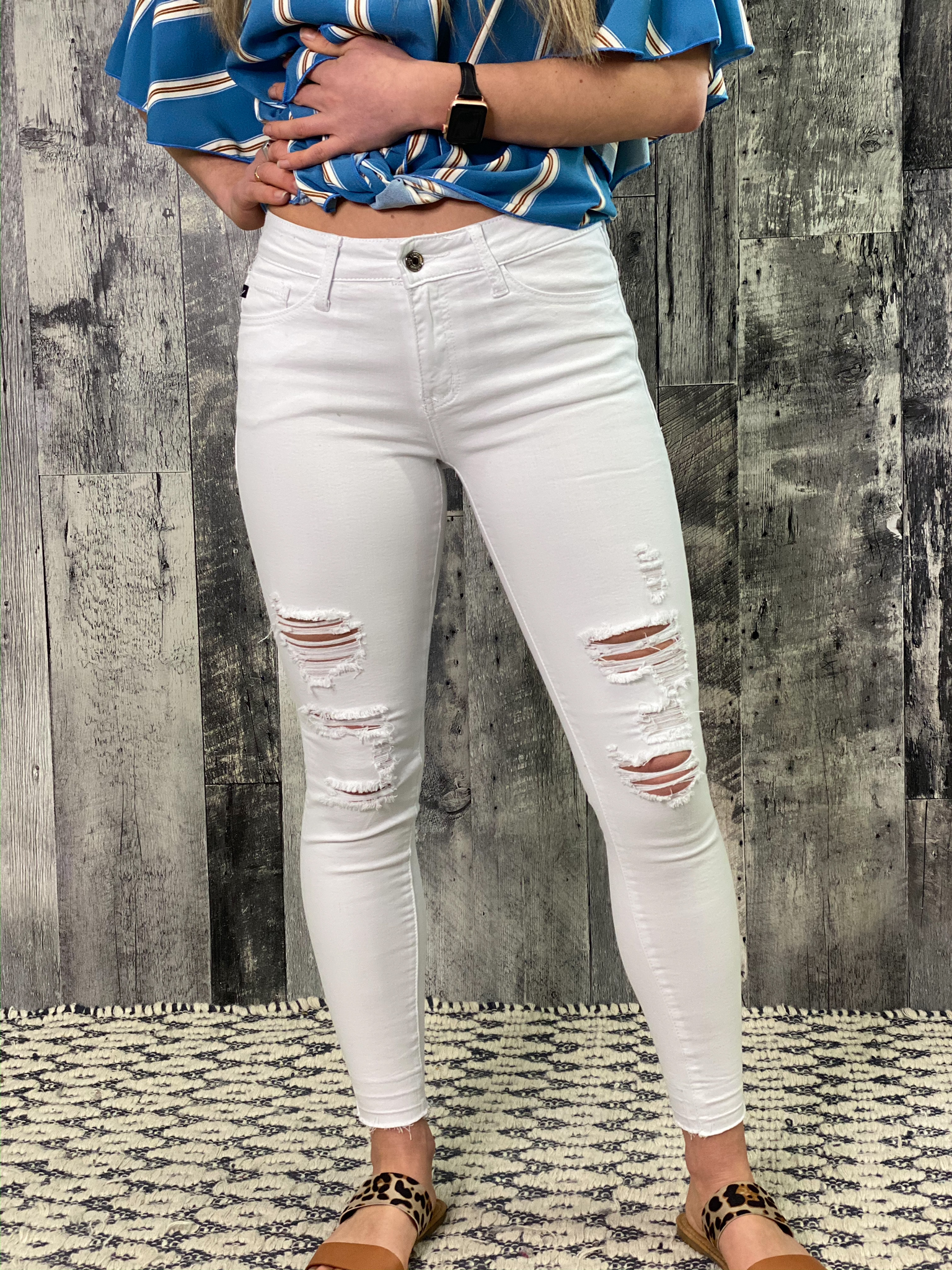 The Kan Can White Distressed Jean 82102