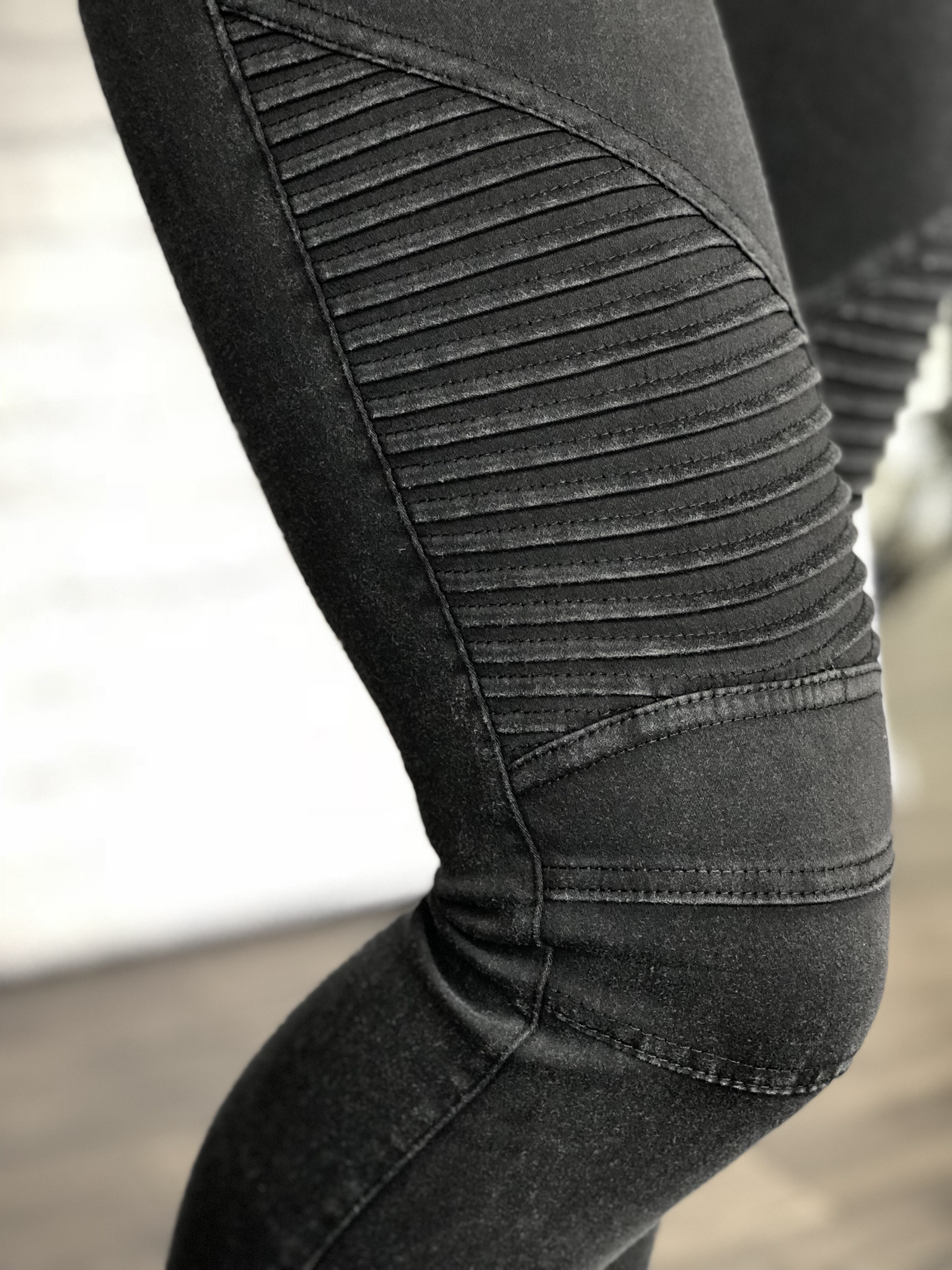 Motto Leggings - Distressed Black 9987298