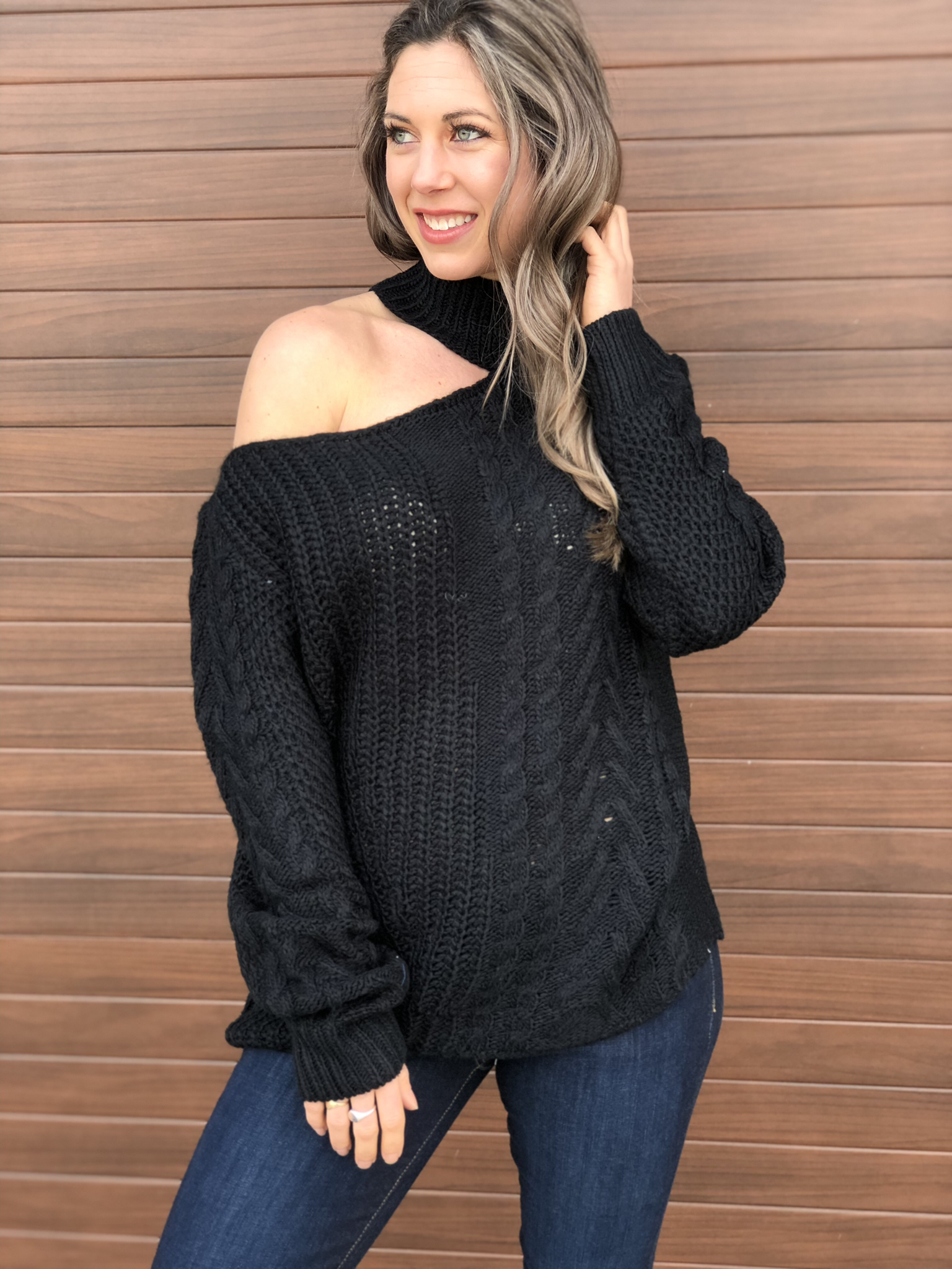 Off Shoulder turtleneck Sweater 815238