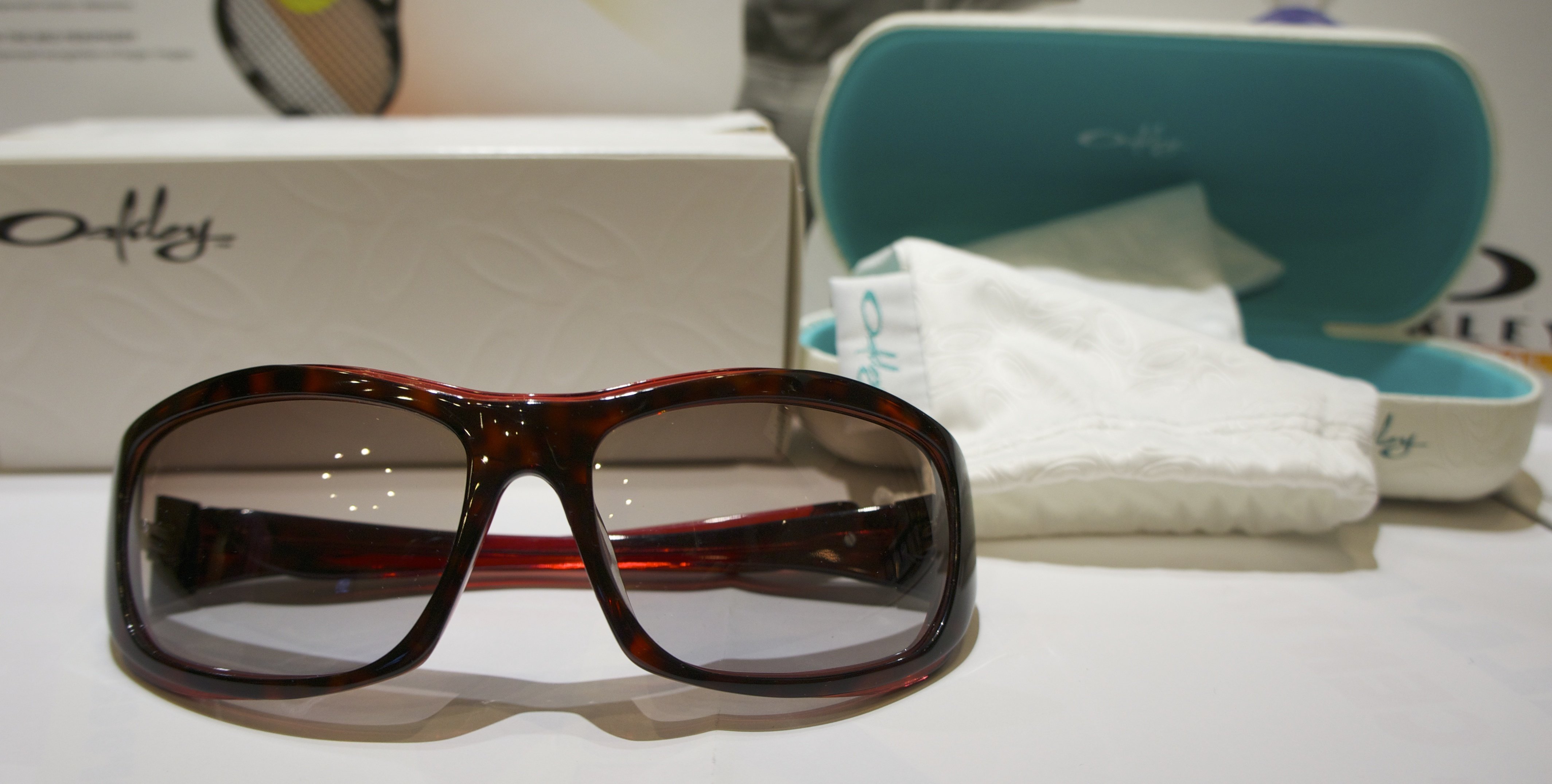 Oakley Disobey - Red Tortoise - Black Gradient 2001 05-323
