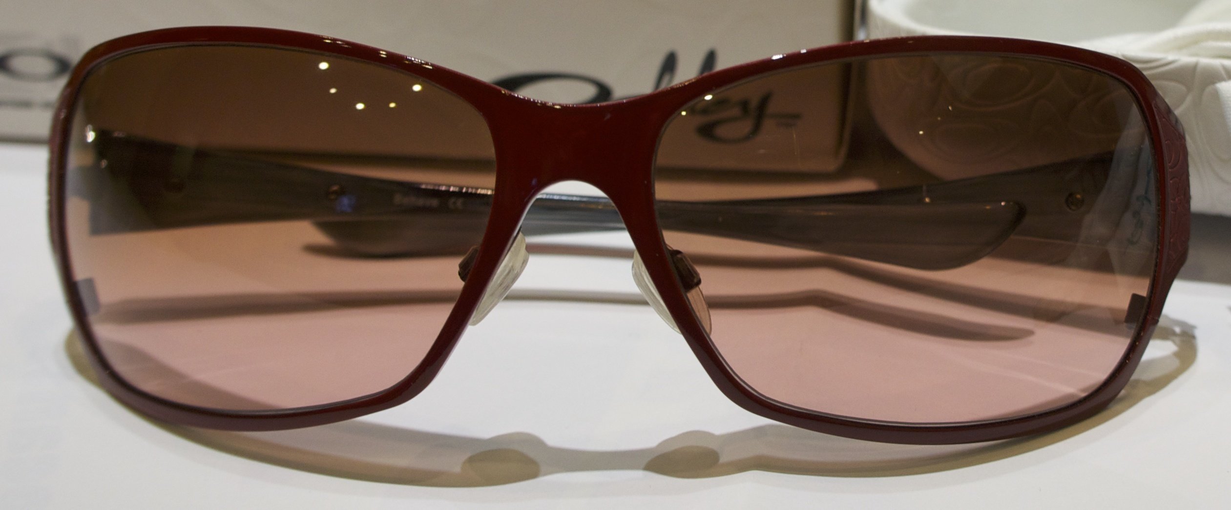 Oakley Behave - Red - G40 Black Gradient (DIFETTATE)