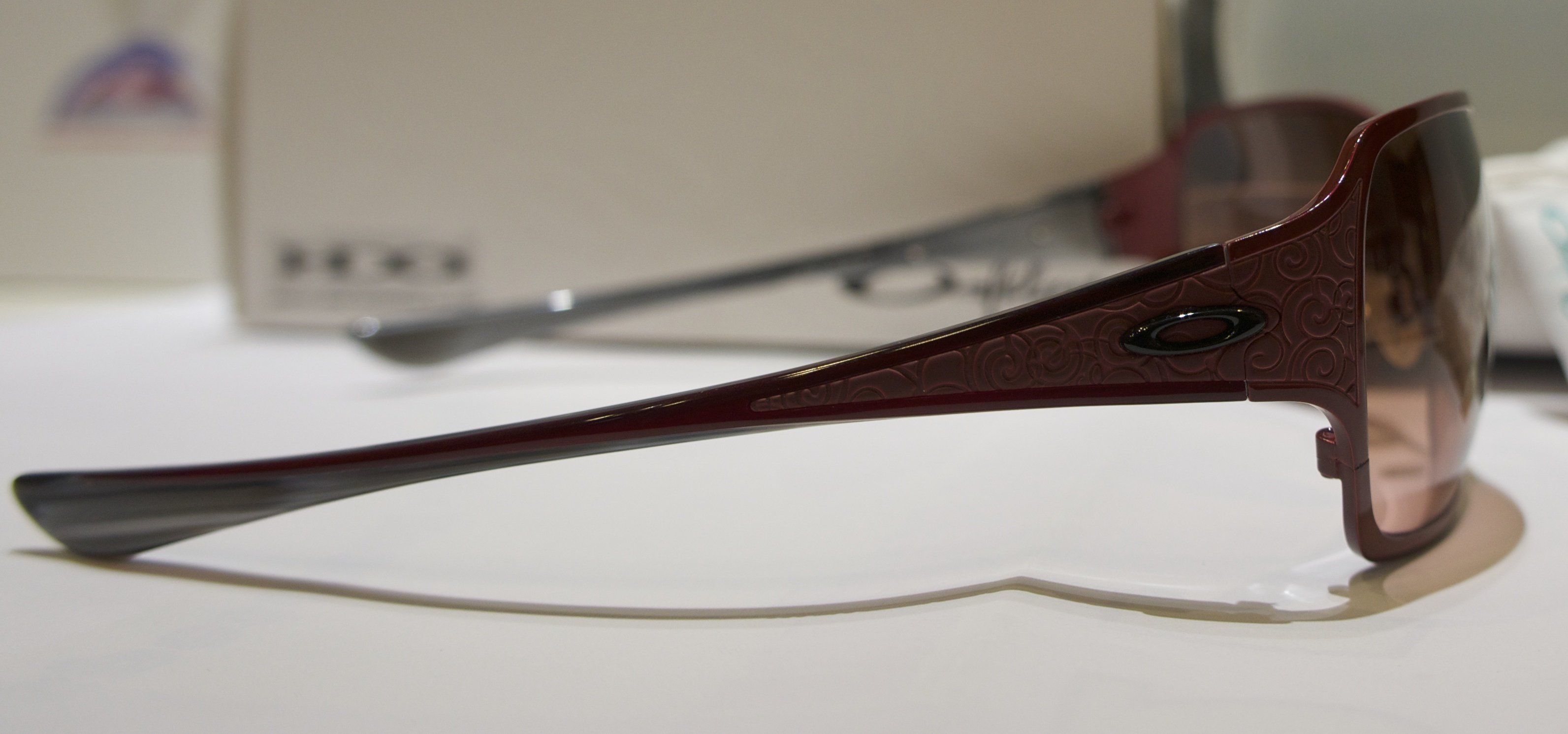 Oakley Behave - Red - G40 Black Gradient (DIFETTATE)