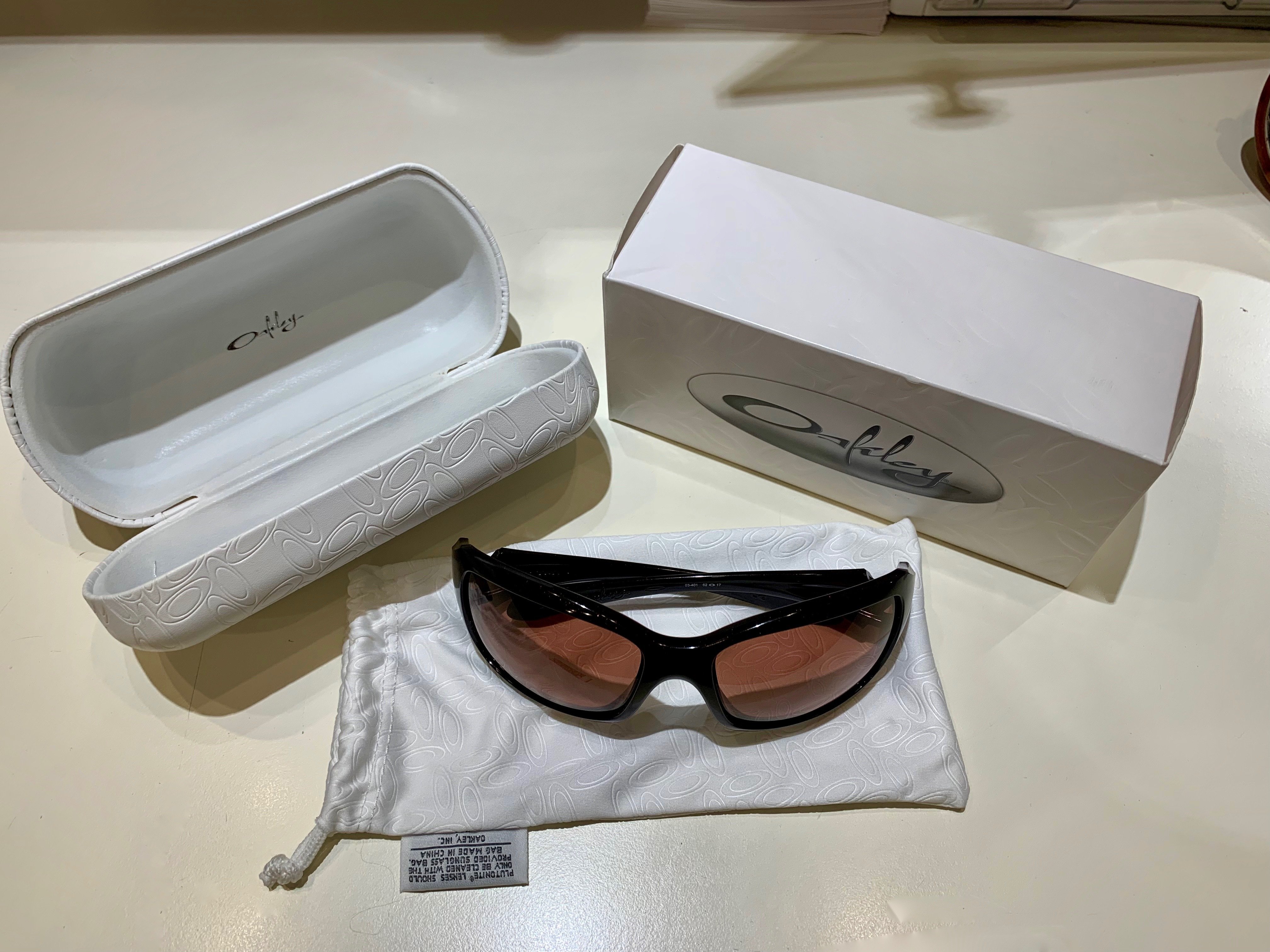 Oakley Ravishing - Cinder Red - G40 Black Gradient 9068 03-401