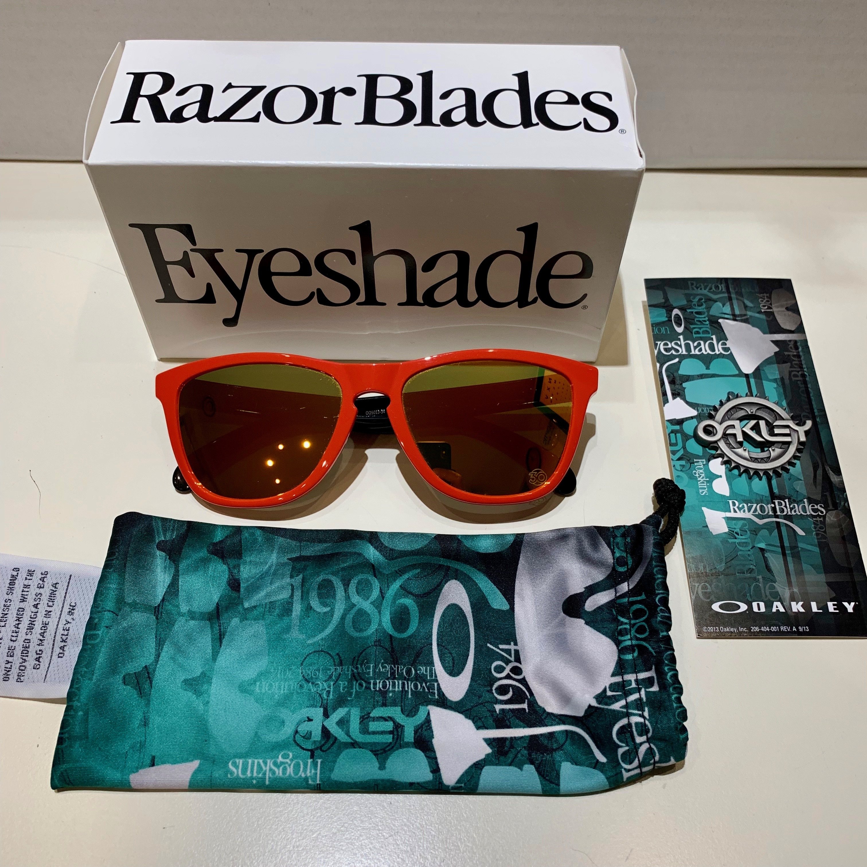 Oakley Frogskins 30th anniversary - Heritage Red - fire iridium