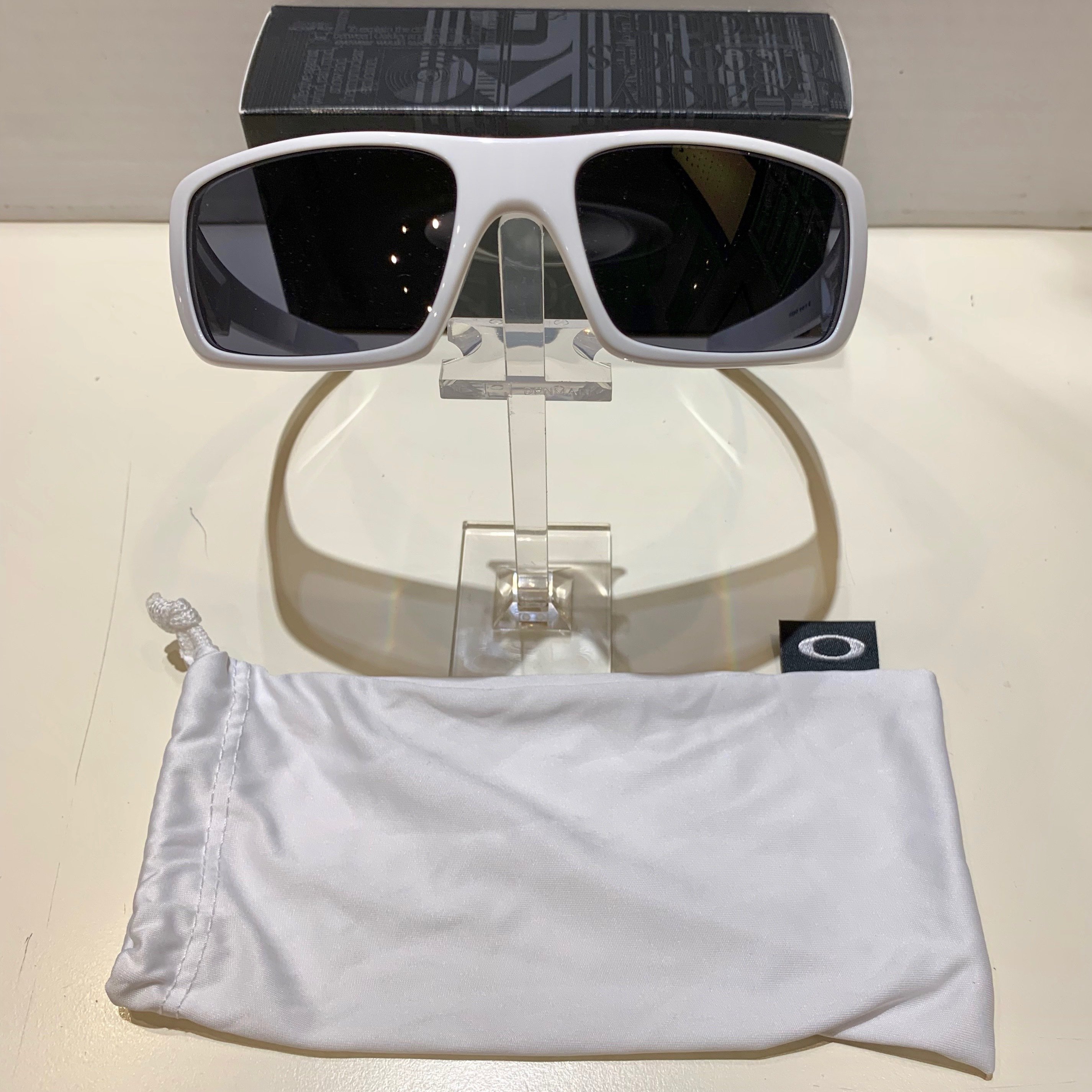 Oakley Crankshaft - Polished White - Grey 923905