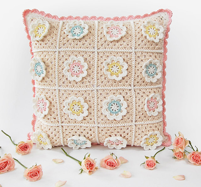 CROCHET PATTERN: Florina Pillow