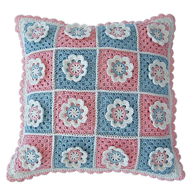 CROCHET PATTERN: Florina Pillow