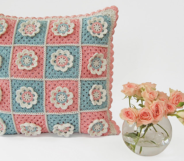 CROCHET PATTERN: Florina Pillow