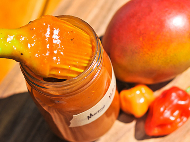 Organic Mango Habanero Chili Sauce ~ 5oz bottle 0002
