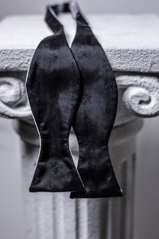 P5 Signature Formal - Reversible Bowtie SFB001