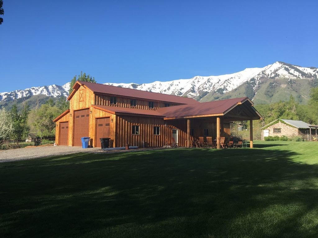 G612 48 X 60 Monitor Barn Style Garage With Porch In Pdf And Dwg