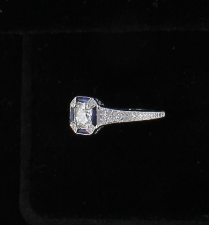 18KTW DIAMOND AND SAPPHIRE ENGAGEMENT RING