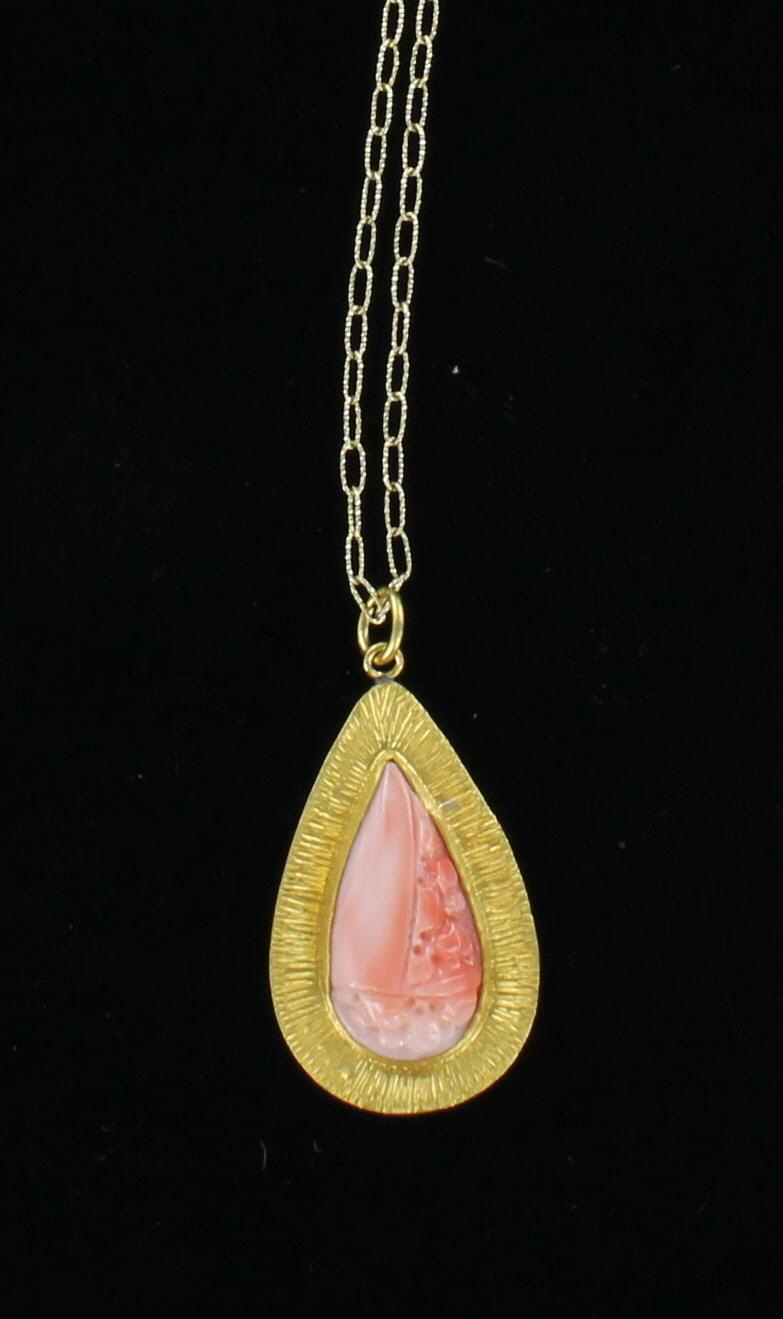 CORAL PENDANT