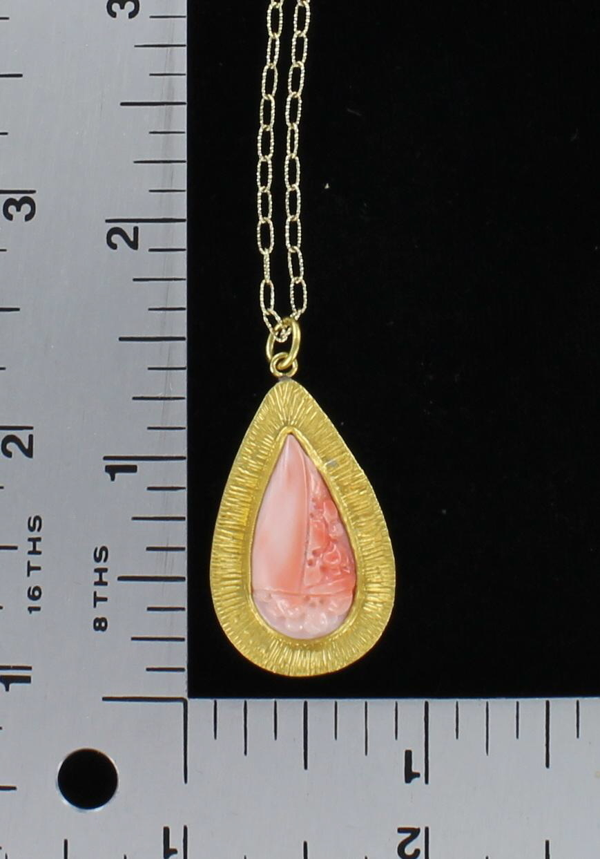CORAL PENDANT