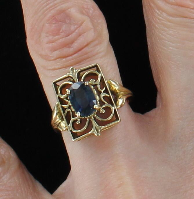 14KT SAPPHIRE RING