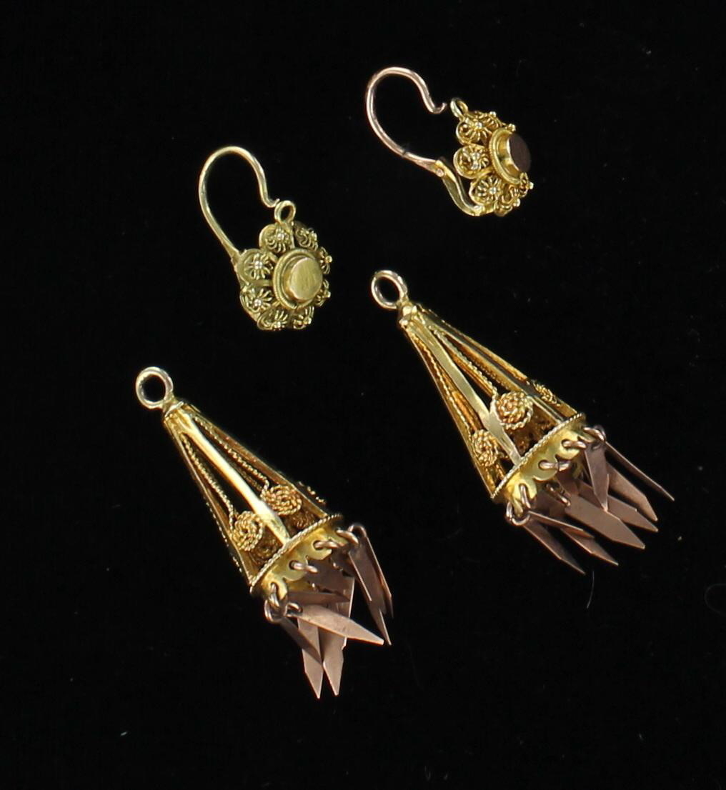18KT VICTORIAN DAY/NIGHT EARRINGS